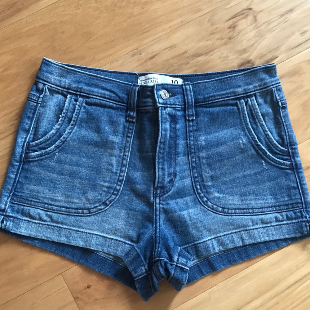 Abercrombie & Fitch High Rise Jean Short 30/10